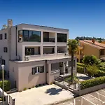 Maneo Lux Apartman Porec